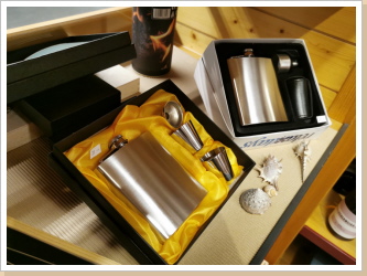 diverse Flachmann mit persönlicher Wunsch Lasergravur diverse Flachmann mit persönlicher Wunsch Lasergravur